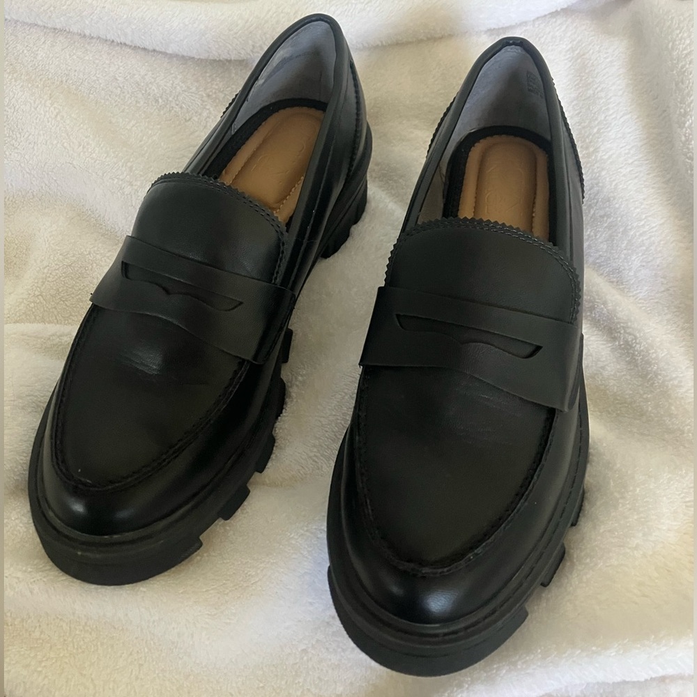 Crown Vintage women’s loafers, size 7